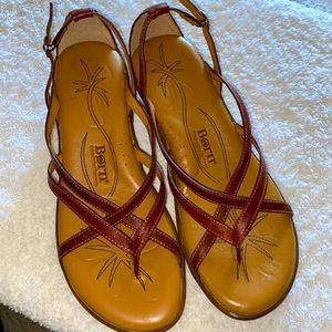 NWOB Born Sandals 9M Strappy